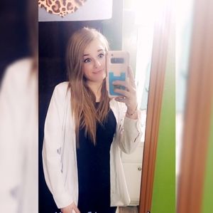 Meet your Posher, Monica